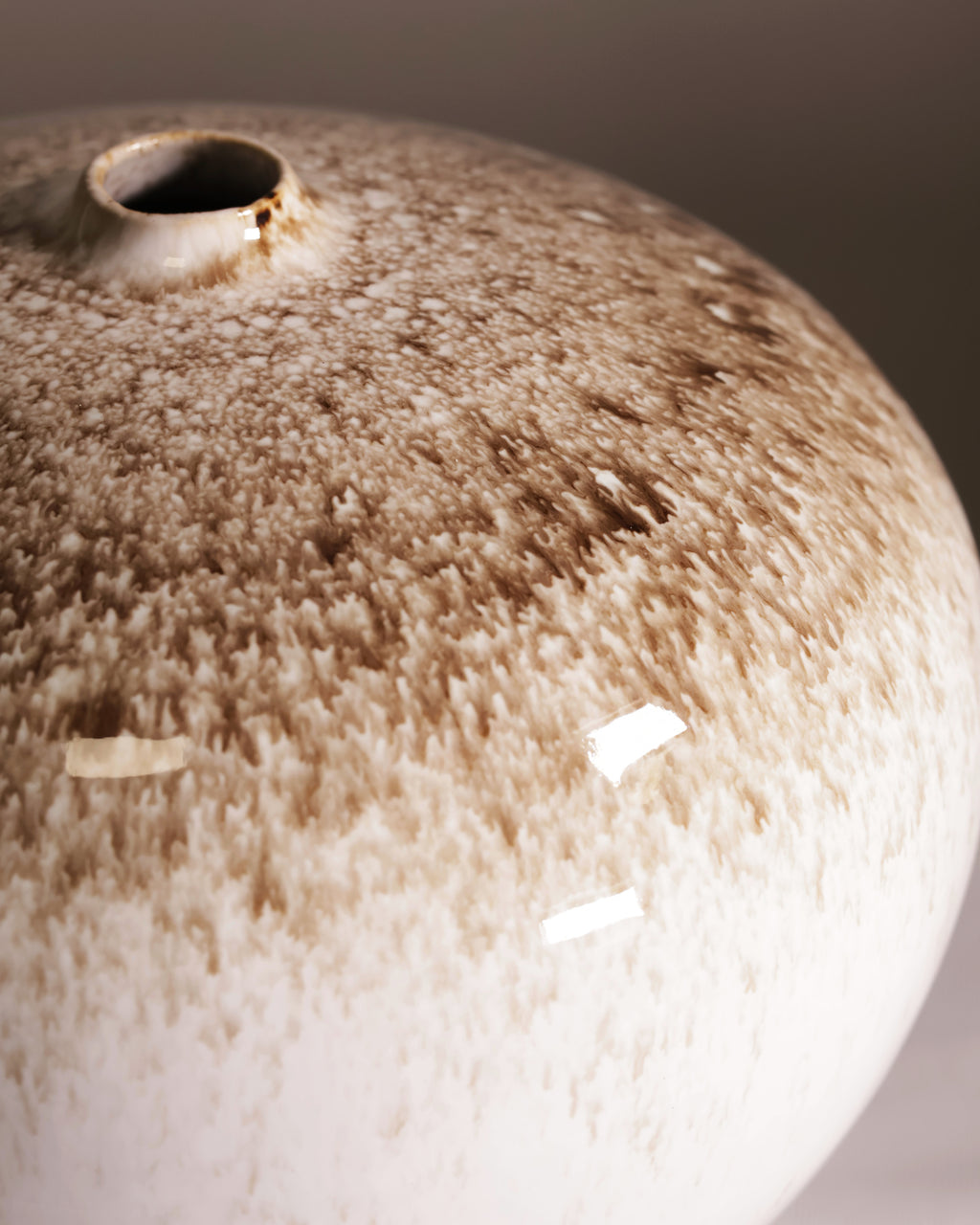 Contour Collection - Round Vase 1