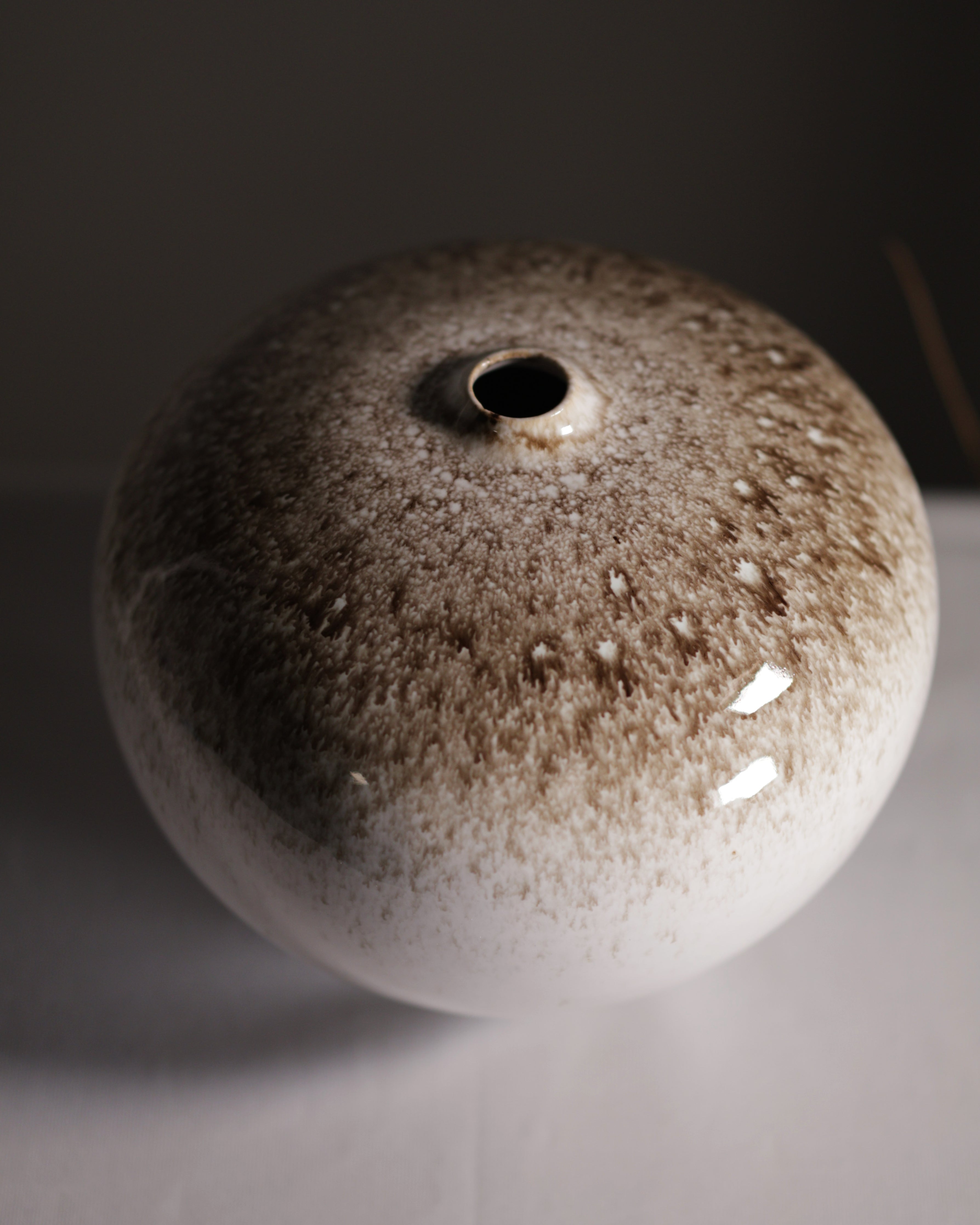 Contour Collection - Round Vase 1